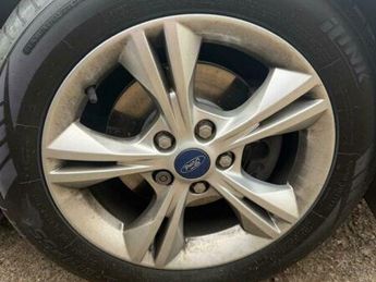 Ford Focus 1.0T EcoBoost Zetec Euro 5 (s/s) 5dr