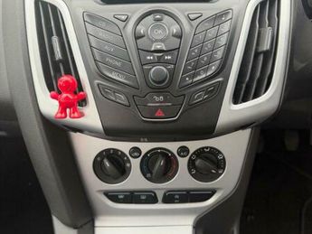 Ford Focus 1.0T EcoBoost Zetec Euro 5 (s/s) 5dr
