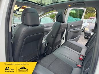 Peugeot 3008 HYBRID4 ALLURE