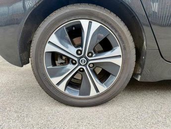 Nissan Leaf 40kWh Tekna Hatchback 5dr Electric Auto (150 ps)