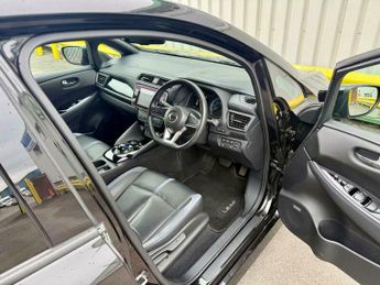 Nissan Leaf 40kWh Tekna Hatchback 5dr Electric Auto (150 ps)