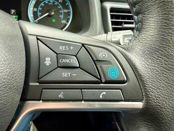 Nissan Leaf 40kWh Tekna Hatchback 5dr Electric Auto (150 ps)