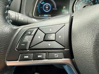 Nissan Leaf 40kWh Tekna Hatchback 5dr Electric Auto (150 ps)