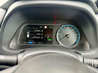Nissan Leaf 40kWh Tekna Hatchback 5dr Electric Auto (150 ps)