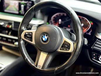 BMW 5 SERIES 520d XDRIVE M SPORT [7X SERVICES, SAT NAV, LEATHER, HEATED SEATS