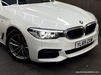 BMW 5 SERIES 520d XDRIVE M SPORT [7X SERVICES, SAT NAV, LEATHER, HEATED SEATS