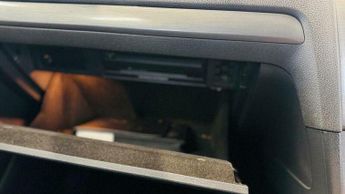 Volkswagen Golf 1.6 TDI BlueMotion Tech SE DSG Euro 5 (s/s) 5dr