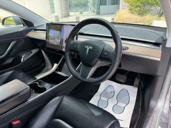 Tesla Model 3 Standard Range Plus Auto RWD 4dr