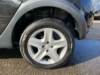 Dacia Sandero 0.9 TCe Laureate Hatchback 5dr Petrol Manual Euro 5 (90 ps)