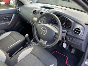 Dacia Sandero 0.9 TCe Laureate Hatchback 5dr Petrol Manual Euro 5 (90 ps)