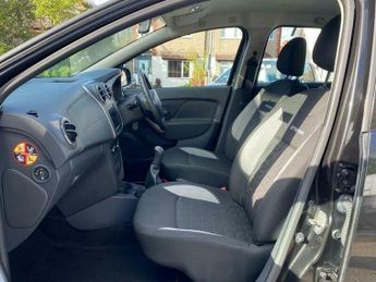 Dacia Sandero 0.9 TCe Laureate Hatchback 5dr Petrol Manual Euro 5 (90 ps)