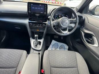 Toyota Yaris 1.5 VVT-h Design E-CVT Euro 6 (s/s) 5dr