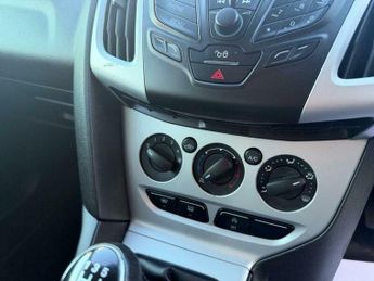 Ford Focus 1.0T EcoBoost Zetec Euro 5 (s/s) 5dr