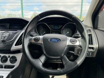 Ford Focus 1.0T EcoBoost Zetec Euro 5 (s/s) 5dr
