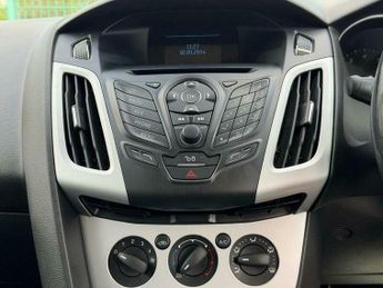 Ford Focus 1.0T EcoBoost Zetec Euro 5 (s/s) 5dr