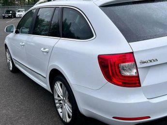 Skoda Superb 2.0 TDI Elegance DSG Euro 5 (s/s) 5dr