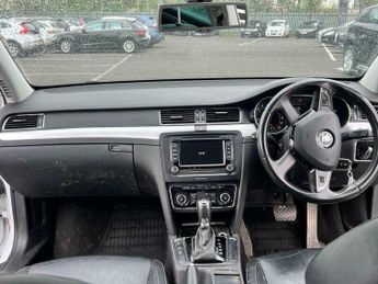 Skoda Superb 2.0 TDI Elegance DSG Euro 5 (s/s) 5dr