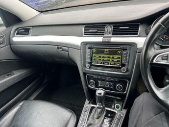 Skoda Superb 2.0 TDI Elegance DSG Euro 5 (s/s) 5dr
