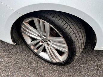 Skoda Superb 2.0 TDI Elegance DSG Euro 5 (s/s) 5dr