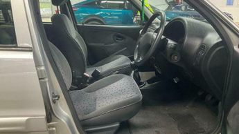 Citroen Ax 1.1i Desire 5dr