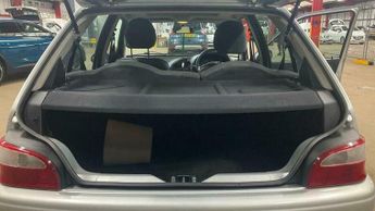 Citroen Ax 1.1i Desire 5dr