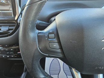 Peugeot 208 1.2 VTi PureTech Allure Euro 5 5dr