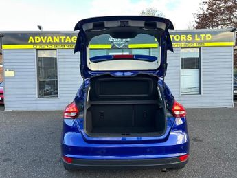 Ford Focus 1.6 Titanium Hatchback 5dr Petrol Powershift Euro 6 (125 ps)