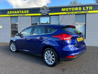Ford Focus 1.6 Titanium Hatchback 5dr Petrol Powershift Euro 6 (125 ps)