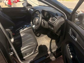 MG MG5 61.1kWh SE Long Range Auto 5dr