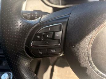 MG MG5 61.1kWh SE Long Range Auto 5dr