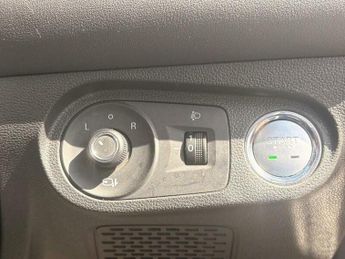 MG MG5 61.1kWh SE Long Range Auto 5dr