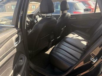 MG MG5 61.1kWh SE Long Range Auto 5dr