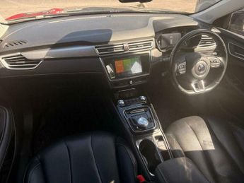 MG MG5 61.1kWh SE Long Range Auto 5dr