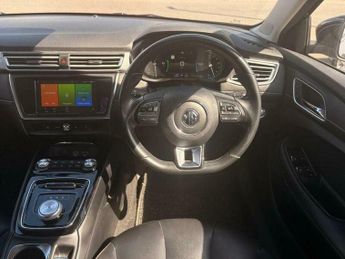 MG MG5 61.1kWh SE Long Range Auto 5dr