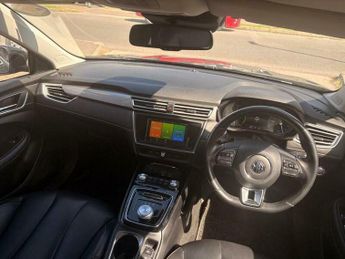 MG MG5 61.1kWh SE Long Range Auto 5dr