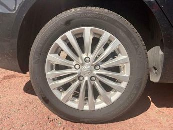 MG MG5 61.1kWh SE Long Range Auto 5dr