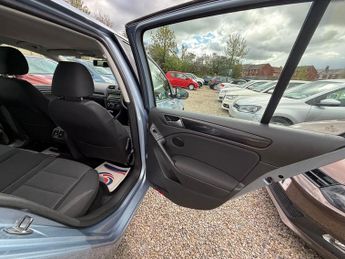Volkswagen Golf SE TDI DSG