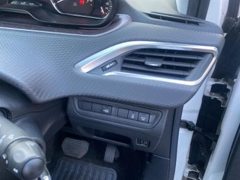 Peugeot 2008 E-HDI ACTIVE DIESEL ESTATE AUTOMATIC