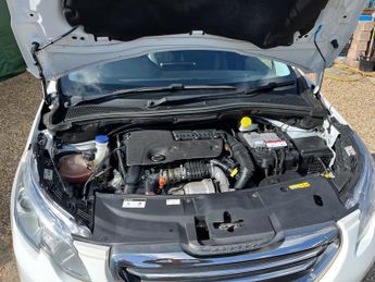 Peugeot 2008 BLUE HDI S/S ALLURE