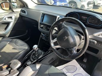 Peugeot 2008 BLUE HDI S/S ALLURE