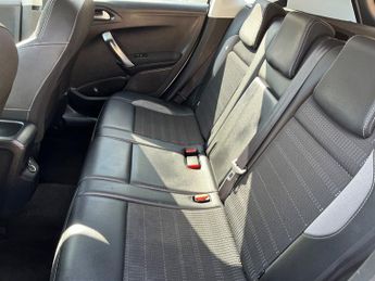 Peugeot 2008 BLUE HDI S/S ALLURE