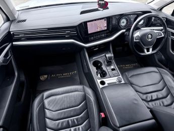 Volkswagen Touareg V6 SEL TDI