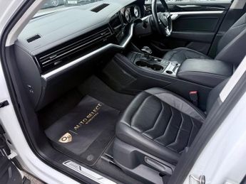 Volkswagen Touareg V6 SEL TDI
