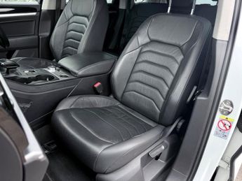 Volkswagen Touareg V6 SEL TDI
