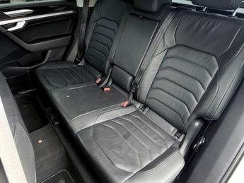 Volkswagen Touareg V6 SEL TDI