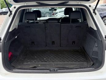 Volkswagen Touareg V6 SEL TDI