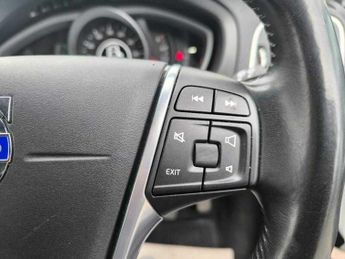 Volvo V40 D2 CROSS COUNTRY LUX