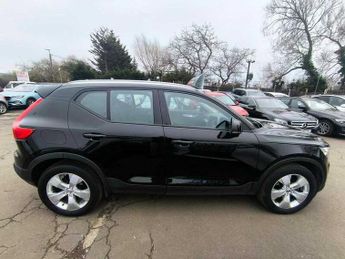 Volvo XC40 T3 MOMENTUM