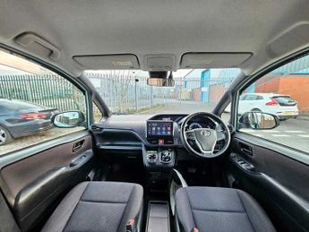 Toyota Voxy 1.8 Hybrid VVT-h MPV 7 Seats 5dr