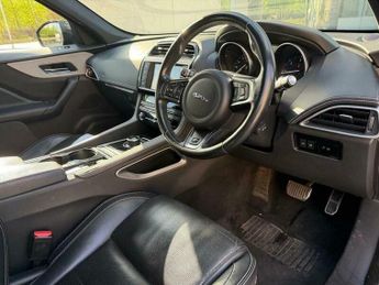 Jaguar F-Pace 2.0 D180 R-Sport Auto AWD Euro 6 (s/s) 5dr